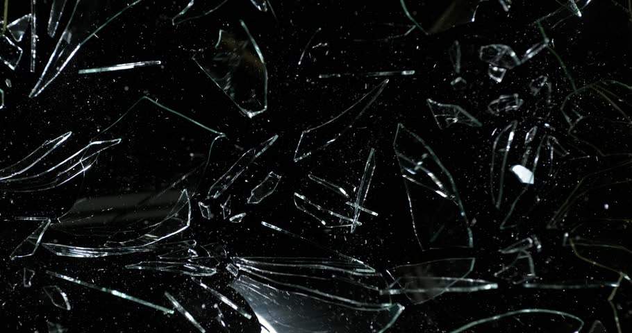 Видео футаж стекло. Видео футаж стекло. Осколки стекла на зелёном фоне. Разбитый экран на зелёном фоне. Партиклы стекла.
